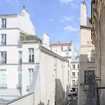 Beautiful Spacious Apartment In The Heart Of Paris